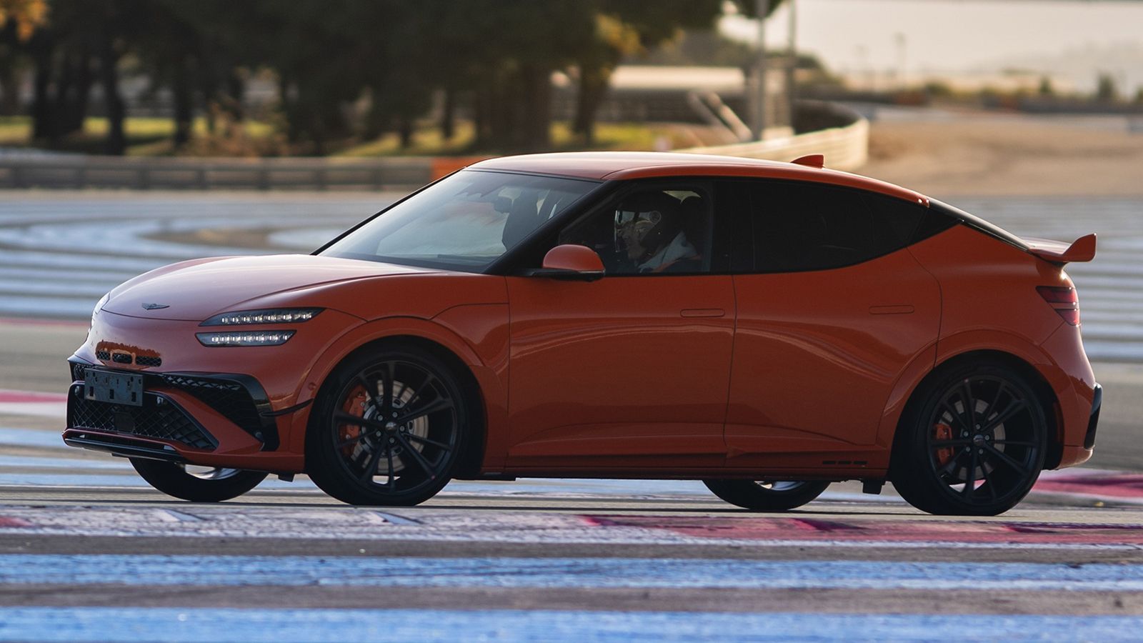 GV60 Magma: Το πρώτο «καυτό» ηλεκτρικό της Genesis με 650 άλογα!